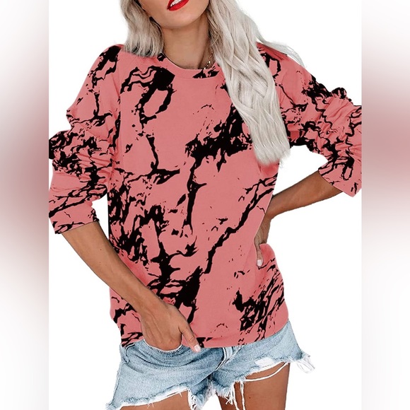 New with tags long sleeve woman’s top. Super comfortable - Picture 2 of 3